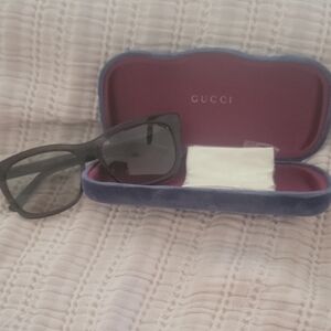 Gucci Black Sunglasses with Velvet Blue Case